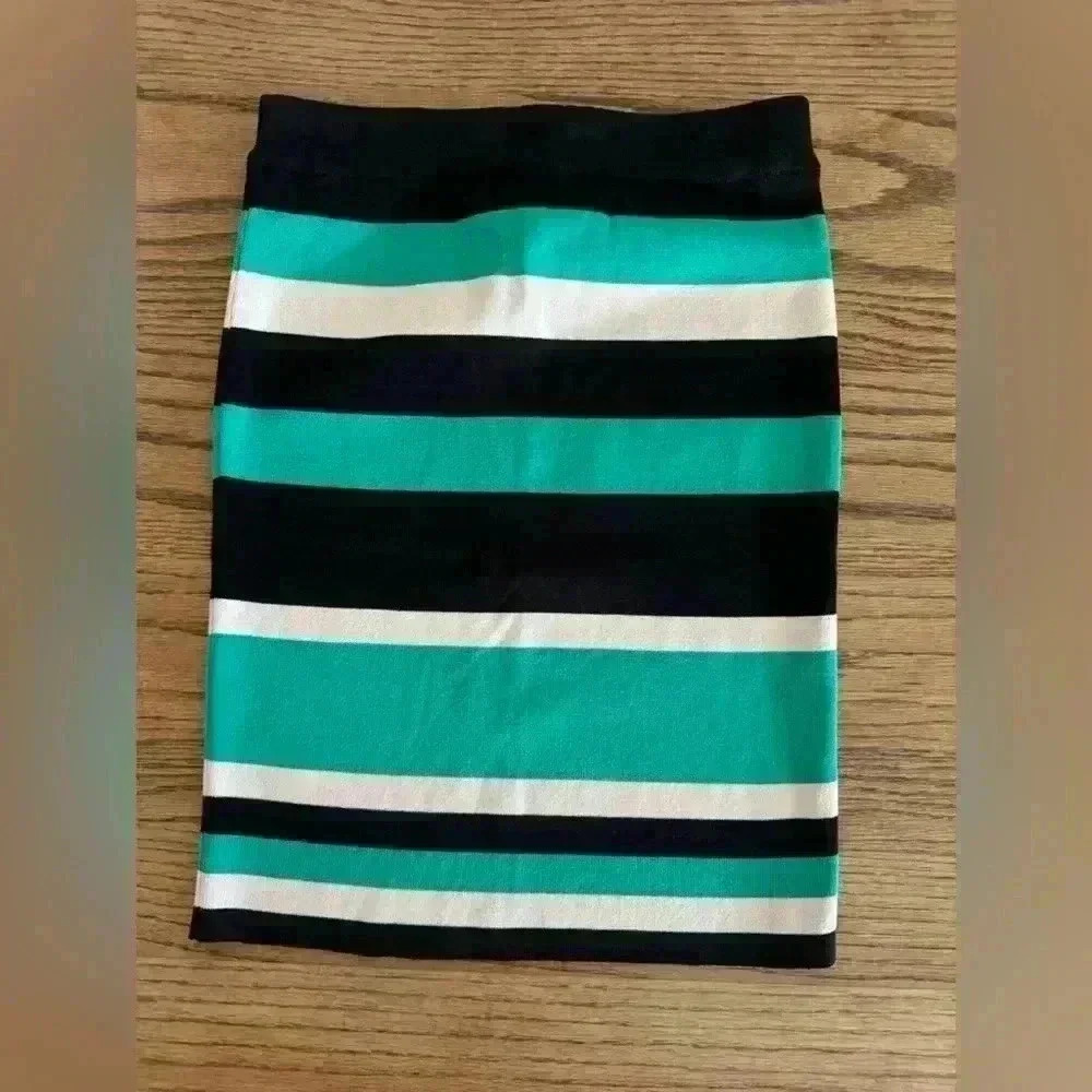 Vintage Striped Skirt Bodycon Sexy Fit Slim Fit Knit Mini Skirt NWOT Rampage S